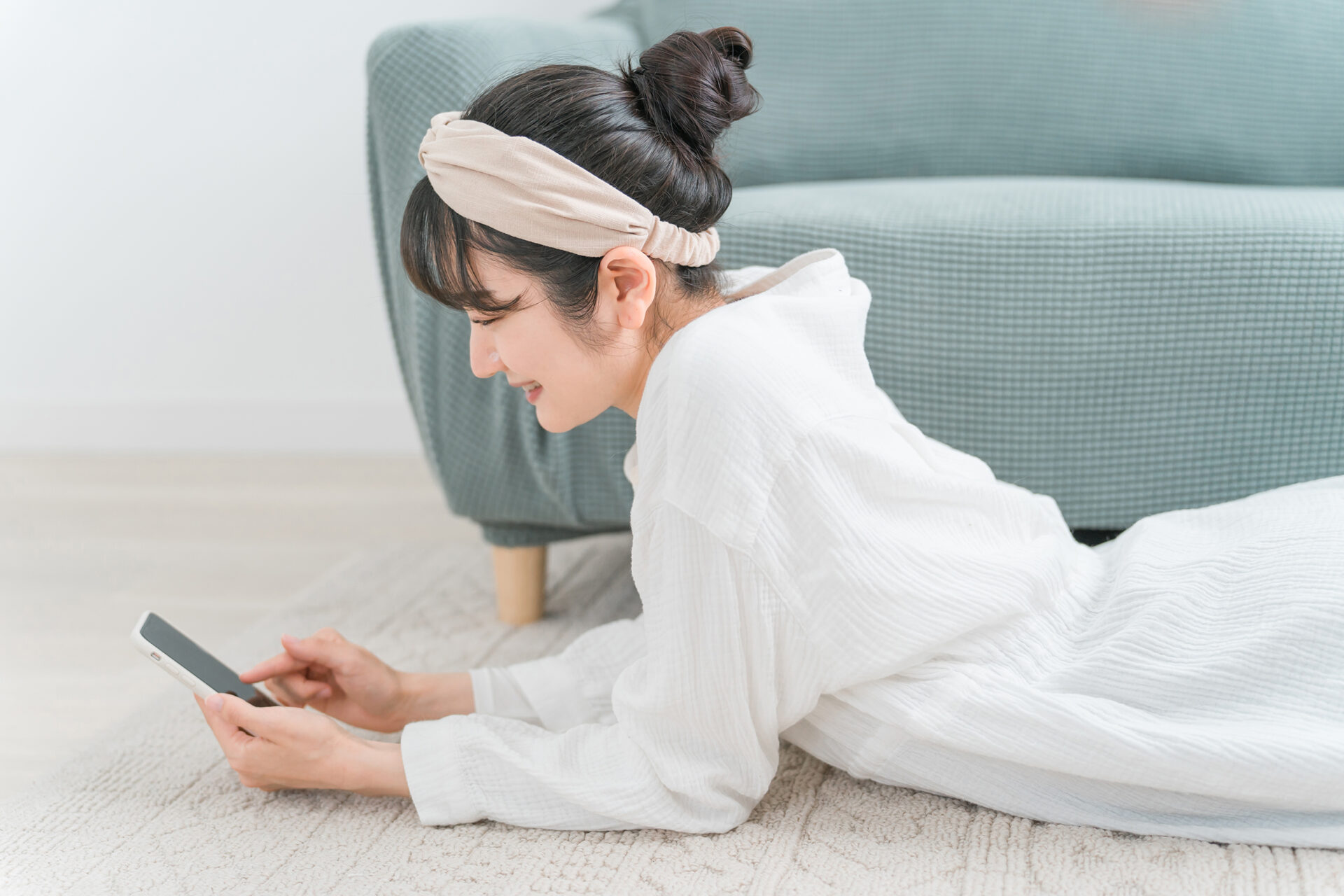 よく聞く「スマホ首」／ストレートネックとは？日常の姿勢に気を付けま